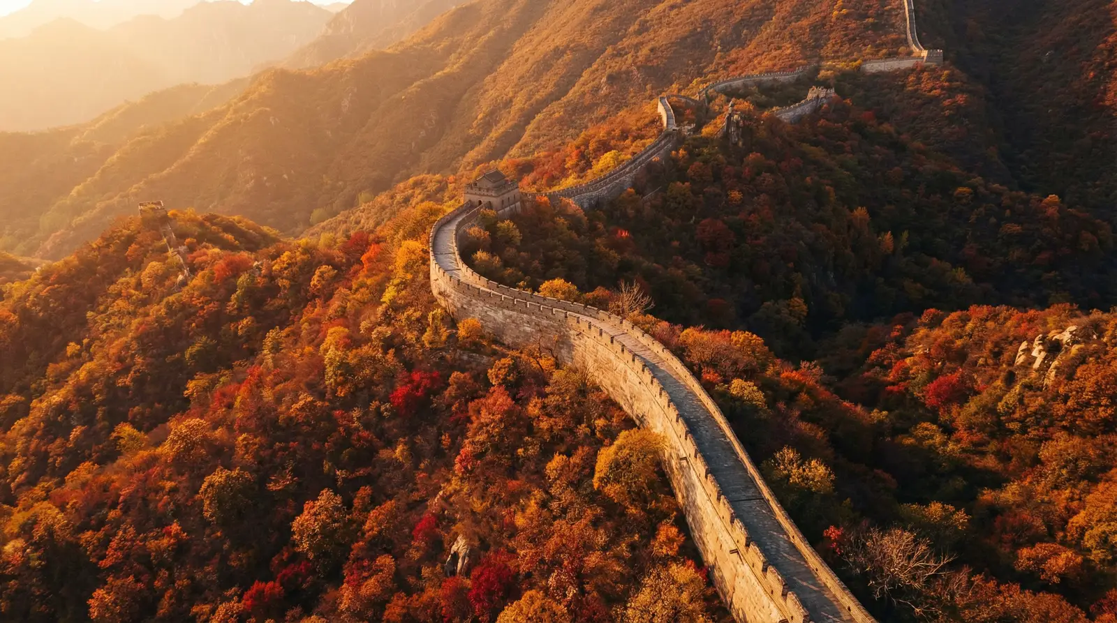 按摩技师 秋日长城航拍全景